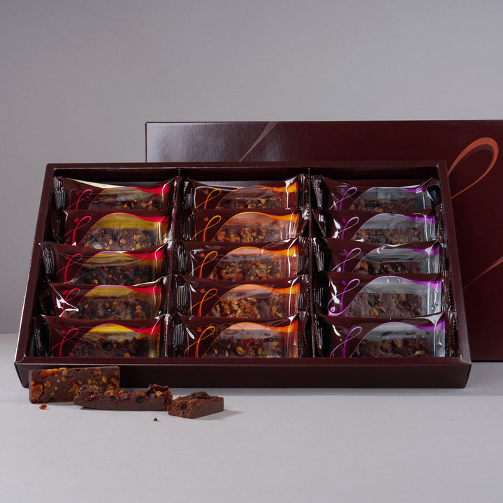 Rich Fruits Gateau Chocolate Cake Gift Box (15 Pieces, 3 Flavors) thumbnail 3