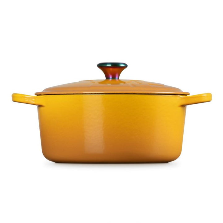 Pokémon Le Creuset Cocotte Ronde: Pikachu Edition